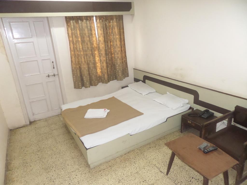 Hotel Shilpa Nashik Zimmer foto